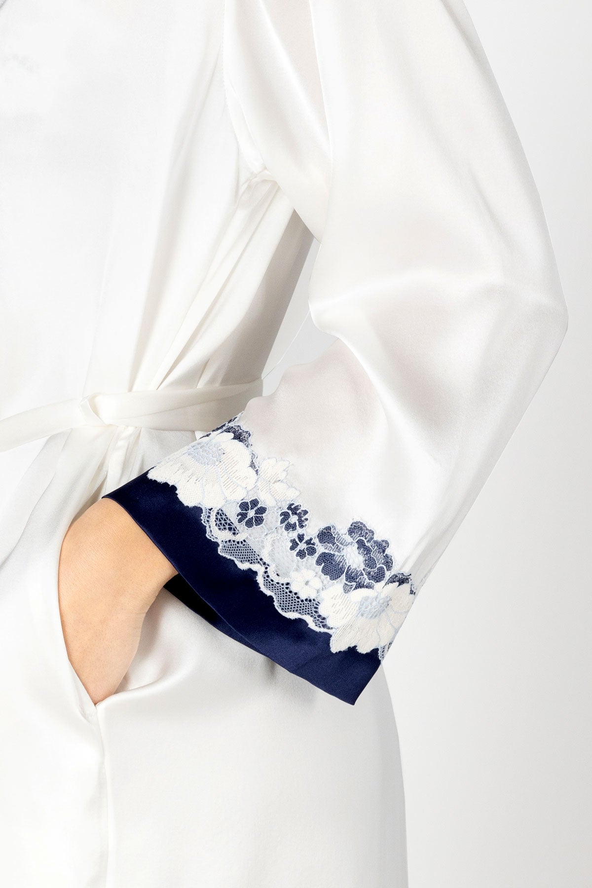 Marisa Charming Short Silk Kimono Short Robe NK iMODE 