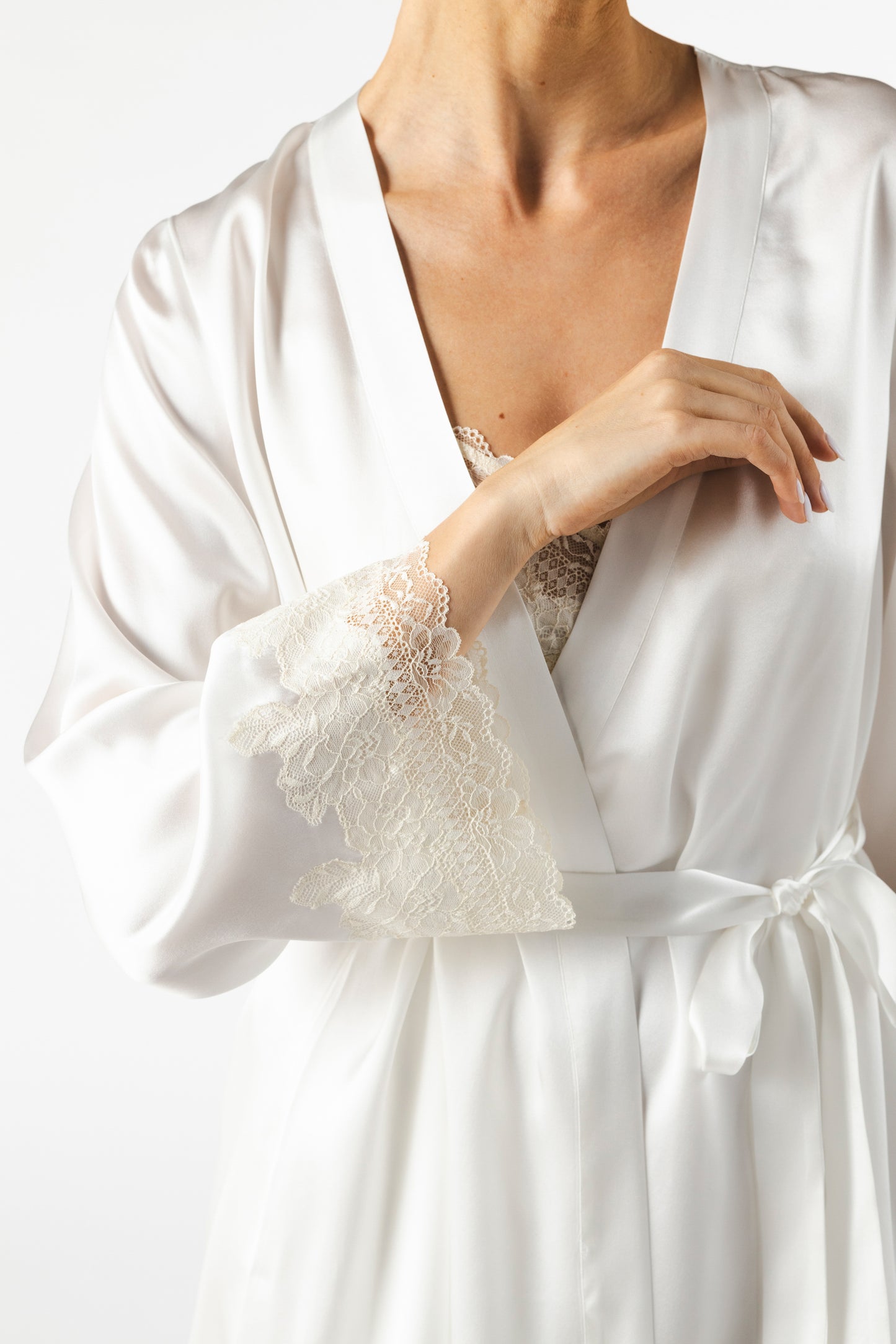 Virginia Short Silk Robe