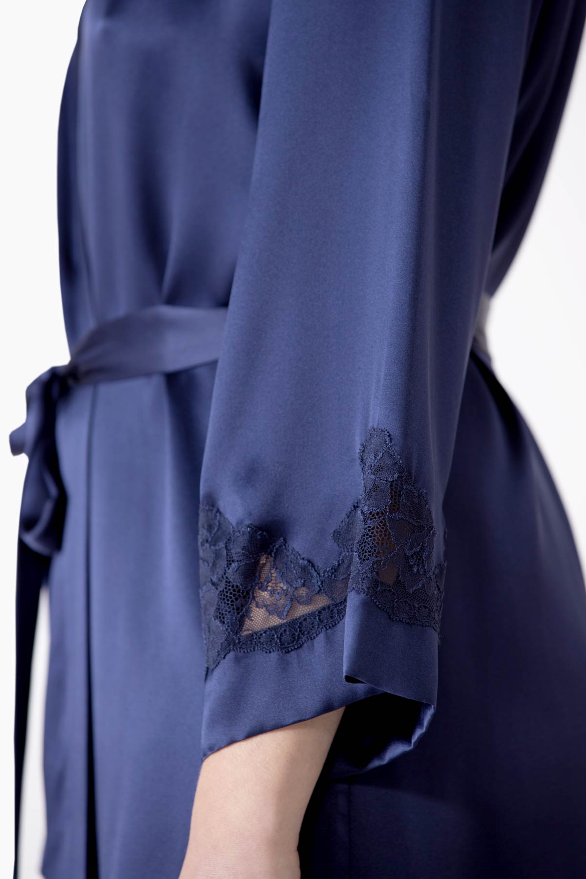 Morgan Iconic Short Silk Robe Short Robe NK iMODE 
