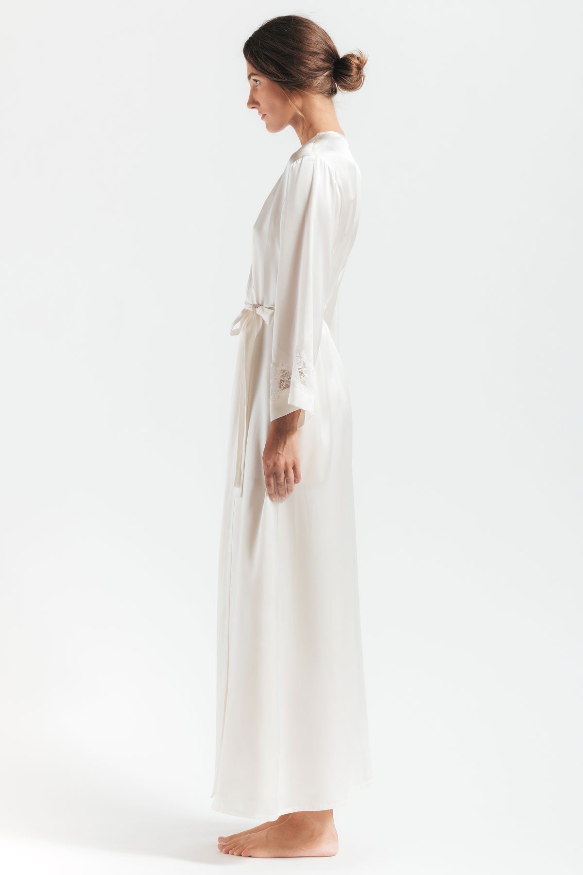 Morgan Long Silk Robe  Available in White, Black or Champagne – NK IMODE